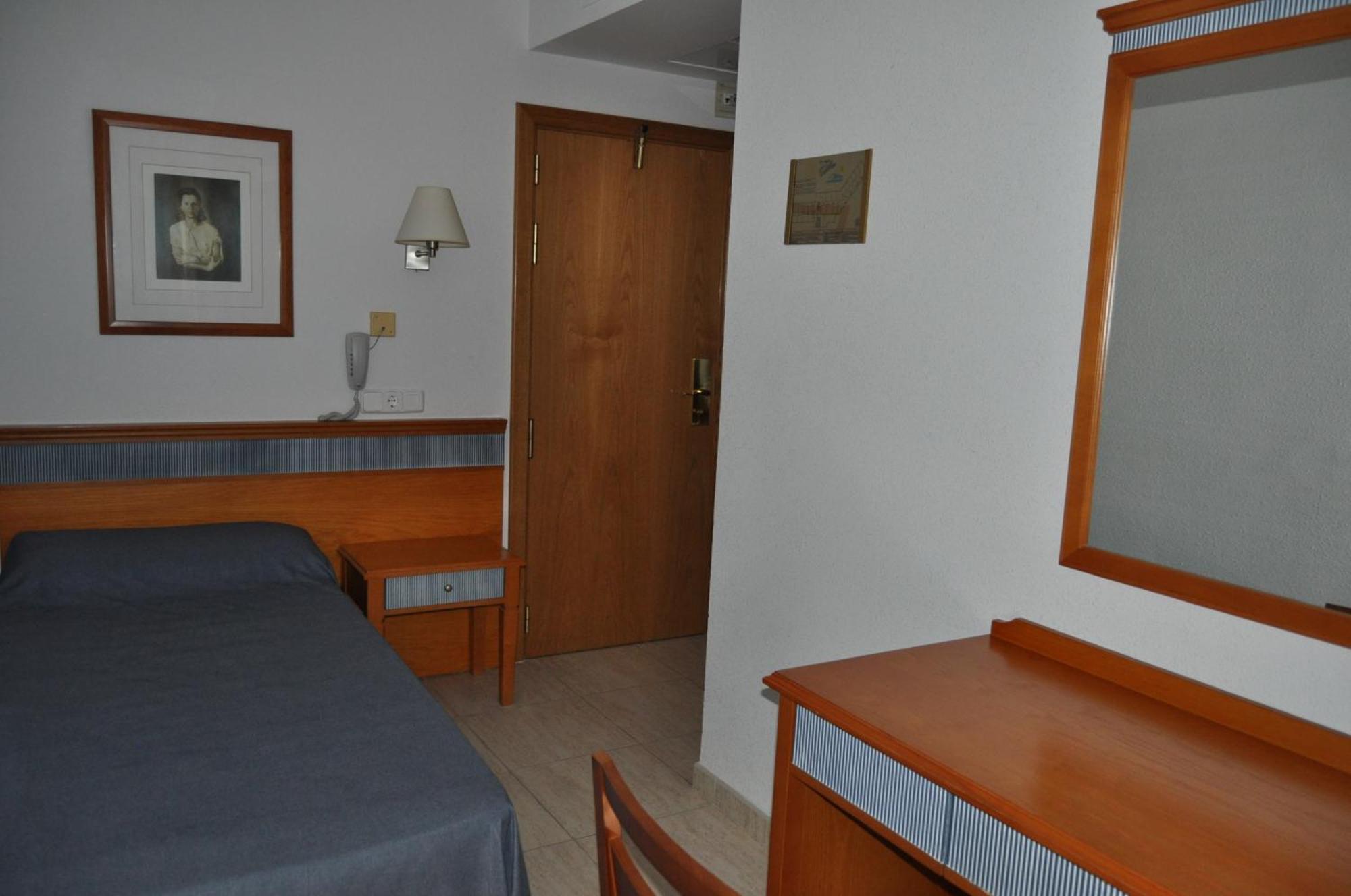 Hotel Casablanca Santa Ponsa Room photo